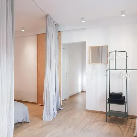 1 Bedroom In Center - 3rd Floor *