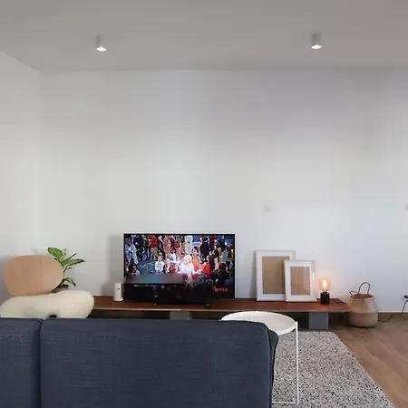 1 Bedroom In Center - 3rd Floor