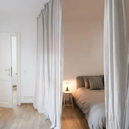 1 Bedroom In Center - 3rd Floor *